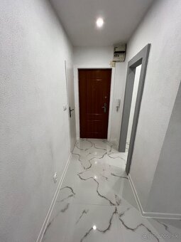 Na predaj 4 izbový byt, kompletná rekonštrukcia, Nové Zámky - 20