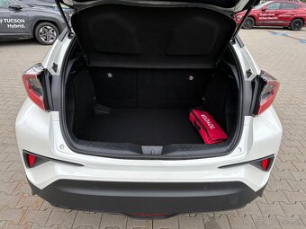 Toyota C-HR 1.2T 85kW EXECUTIVE ČR AUT. KLIMATIZACE - 20