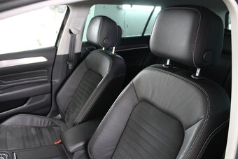 Volkswagen Passat Variant 2.0 TDI Elegance DSG - 20
