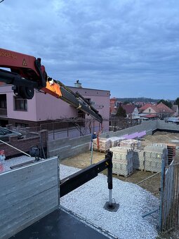 Autodoprava s hydraulickou rukou - dosah 25m - 20