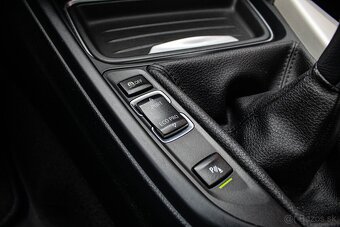 BMW Rad 3 Touring 320d 135kW M6 Pôvodný lak - 20