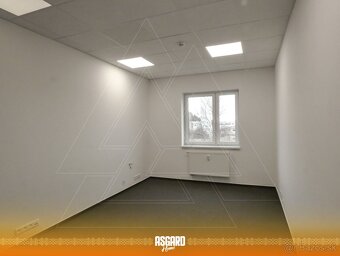 Moderný obchodno-administratívny komplex so sklad. halami - 20