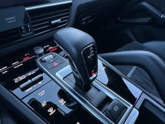 Porsche Cayenne GTS   4x4 A/T - 20