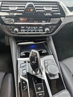 BMW rad 5 Touring 530d mHEV xDrive Odpocet DPH - 20