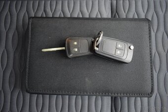 Opel Zafira 2,0 CDTI 96 kW,7míst,Cosmo,Navi,Bi-xen - 20