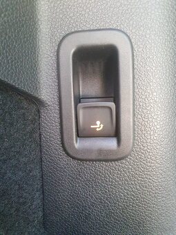Predám Volkswagen Golf 2.0Tdi DSG VIRTUAL COCKPIT - 20