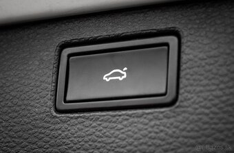 Volkswagen Passat Variant 3.2 V6 4Motion DSG - 20