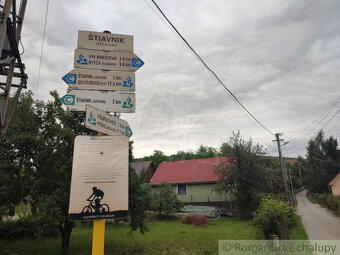 Staršia chalupa s hospodárskymi budovami na pozemku 850 m2 - 20