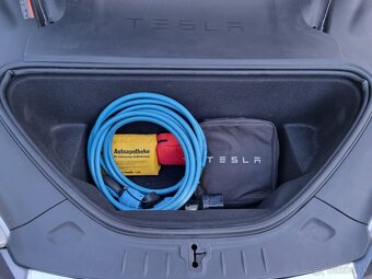 ===Tesla Model S 90D Free Supercharger=== - 20