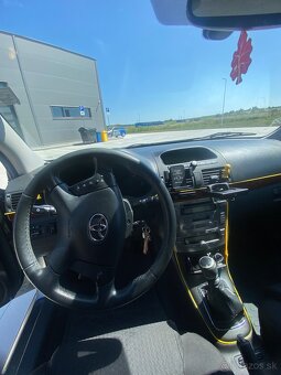 Toyota avencis - 20
