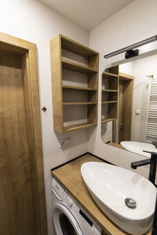 Na PRENÁJOM menší 3i byt na ul Tomášikova - 20