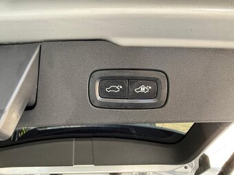 Volvo V60 B4 Momentum Pro - 20