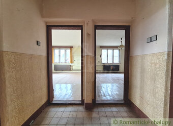 Dom v pôvodnom stave na krásnom pozemku (2130m2) v malej d - 20