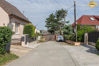 NA PREDAJ starší 3-izbový rodinný dom v Lábe - pôvodný stav - 20