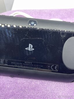 PS VITA PCH-2016 displej LCD - 20