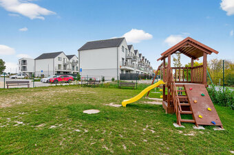 Na predaj 3-izbový byt so záhradkou a vlastným parkovacím mi - 20