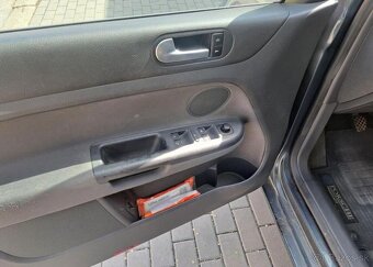 Volkswagen Golf Plus 1,9 TDI nafta manuál 77 kw - 20