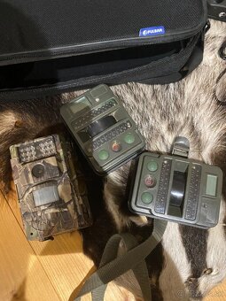 Termovízia Hikmicro + puškohlad Pulsar + 3 fotopasce - 20