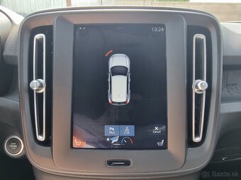 Volvo XC40 D4 Momentum AWD A/T za 23.900 € - 20