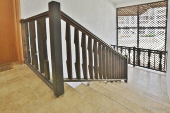 Apartmán 2+kk s výhledem na bazén a moře, 300 m od pláže - 20