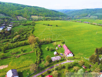 Vidiecký dom / chalúpka s veľkým 25- árovým pozemkom - 20