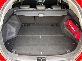 Kia Ceed SW JD 1,6 CRDi M6 SILVER - 20