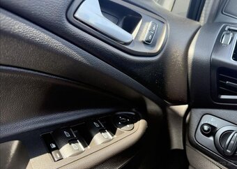 Ford Kuga 1,5 i 110kW NAVI,KŮŽE,SERVISKA benzín manuál - 20