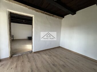 3-izbový rodinný dom s garážou na polosamote - 20