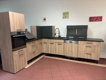 Prodám krásnou zánovní kuchyň Nobilia vertico - 20