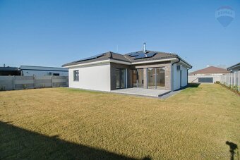 Na predaj: 4 izbový rodinný dom s garážou, pozemok 753m2, Vy - 20
