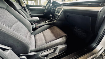 Volkswagen Passat Variant 2.0 TDI BMT Comfortline - 20