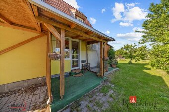 Rodinný dom s veľkým pozemkom, dvomi terasami a krbom – Čenk - 20