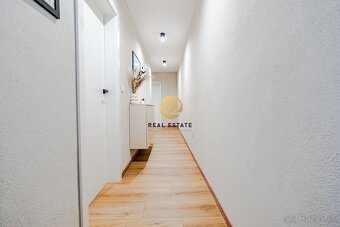 Novostavba – Kompletne zariadený rodinný dom s modernými tec - 20