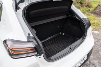 Peugeot 208 1,2 benzín - 20