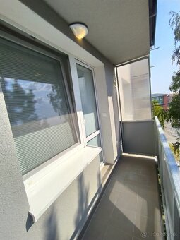 1-izbový zrekonštruovaný, plne zariadený byt s balkónom - 20