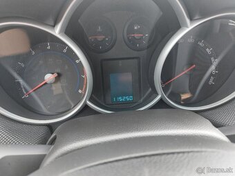 Predám Chevrolet Cruze r.v. 2011, 1.6i, 91kW, 115 xxx km - 20