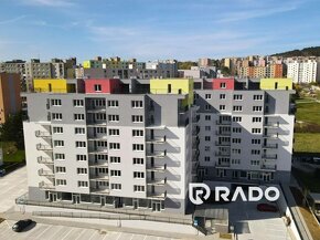 RADO | Nádherný dvojizbový byt v novostavbe s parkovacím mie - 20