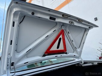 Mercedes Benz 230CE C123 Coupe /w123 - rv 1982 Biele SPZ - 20