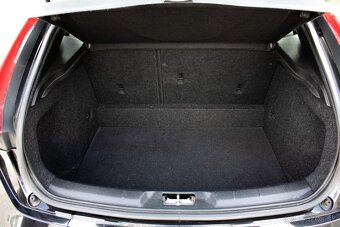 Volvo V40 D2 2.0L 120k R-Design Edition - 20