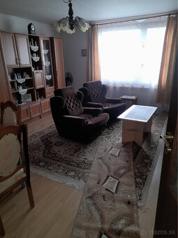 Znížená cena ::Predaj rodinného domu s veľkým pozemkom – kom - 20