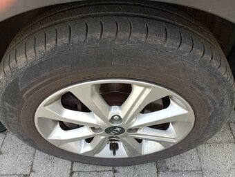 Kia Stonic 1,2i  62kW, M6 r.2021 - 20