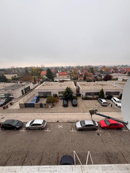 SENEC - NA PREDAJ 2 izbový byt s vlastným parkovaním, pri St - 20