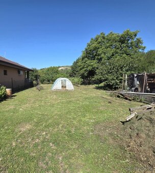 Predáme rodinný dom s pekným pozemkom v Kamenici nad Hronom. - 20