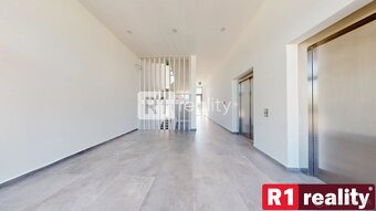 Na prenájom 2 izbový byt 45 m2 + terasa 15 m2 + 30 m2 predzá - 20