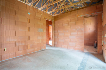 Na predaj nadštandardná 5-izbová novostavba rodinného domu v - 20