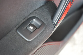 25- PEUGEOT 208, 2019, benzín, 1.2i Signature, 61 kW - 20
