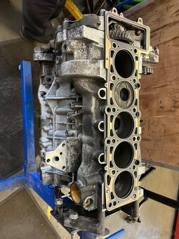 VW Transporter T5 2.5 TDI 96kw 394 000 km 2004 9 miest - 20