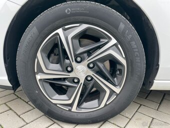 Hyundai i30 Com. 1.6CRDi ČR SMART+ 1.maj - 20