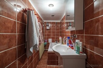 Exkluzívny predaj rodinného domu v obci Bojná - 20