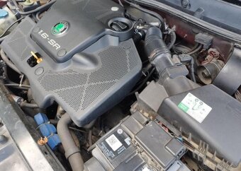 Škoda Octavia 1,6 i LPG benzín manuál 74 kw - 20